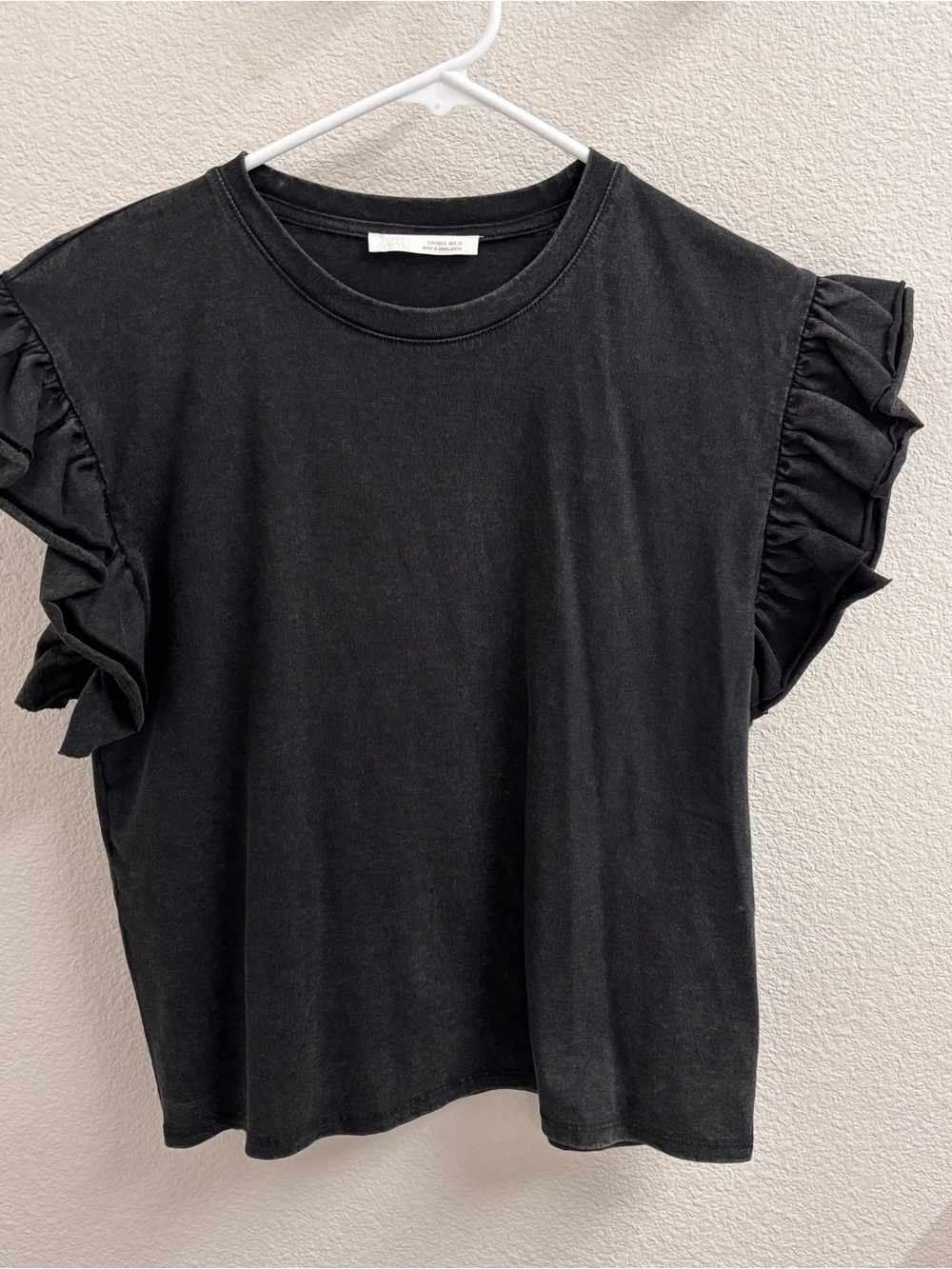 Zara Black Ruffle Sleeve Tee • Small
